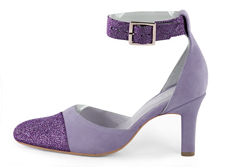 Amethyst purple women's open side shoes, with a strap around the ankle. Round toe. High kitten heels. Profile view - Florence KOOIJMAN